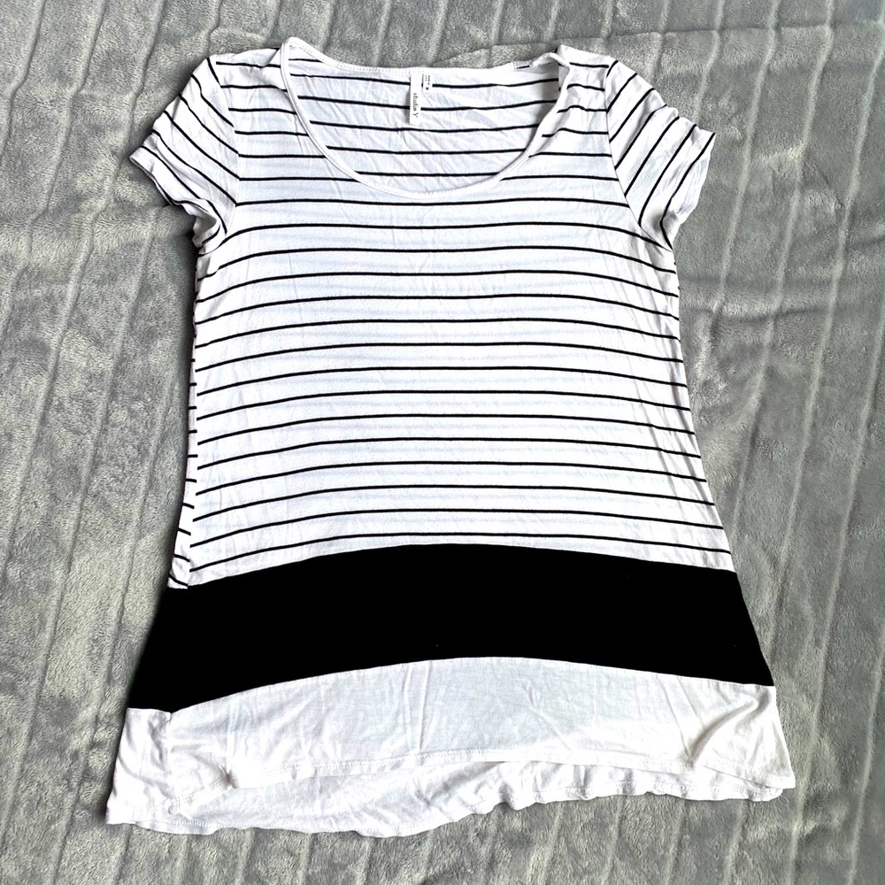 Studio Y Women's Shirt, Size Medium